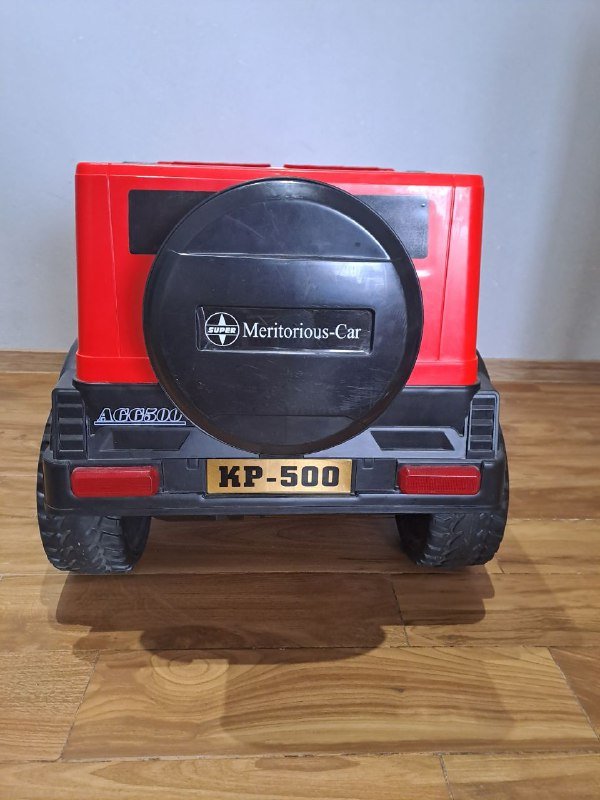 Детская машина электромобиль красная с пультом 4