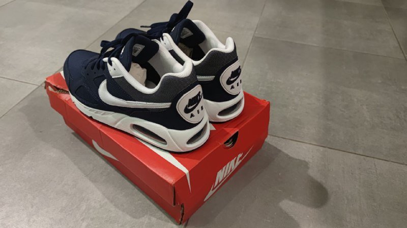 Новые кроссовки Nike AirMax 2