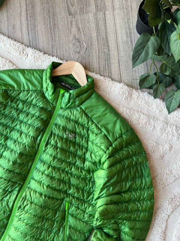 Микропуховик Arcteryx размер M новый 2