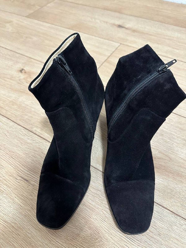 Юбка длинная, ботинки Hogl, шелковый топ, сапоги Hogl, джинсы Levi’s, футболки, платье Steven Schraut 2