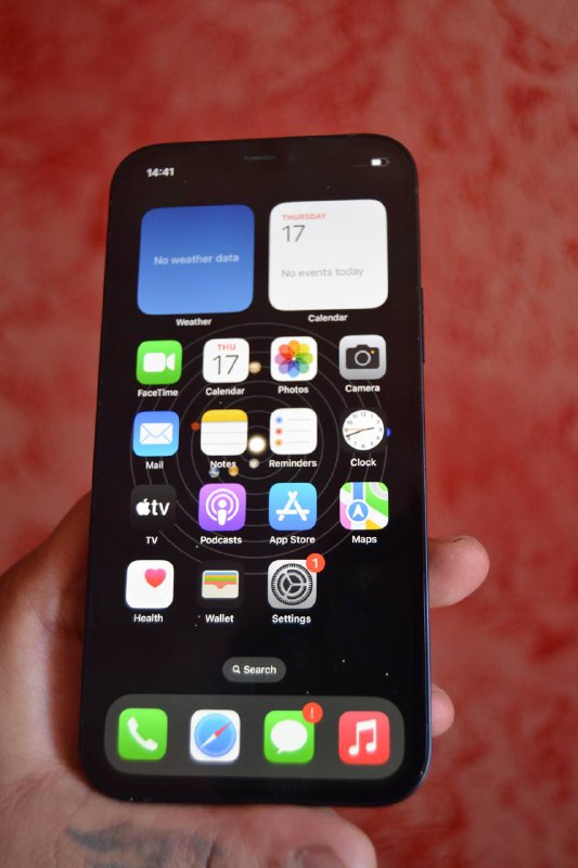 iPhone 12 Dark Blue, iPad 5th Space Gray