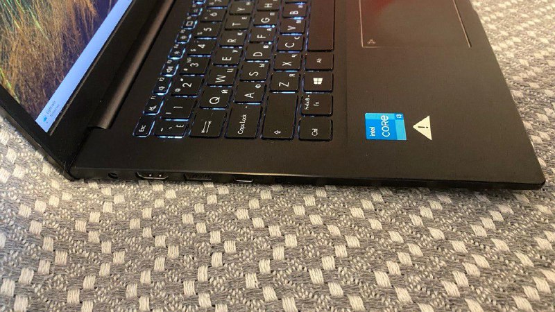 Ноутбук ASUS VivoBook 14 3