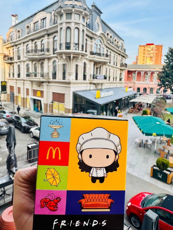Моника из коллабы McDonalds x Friends