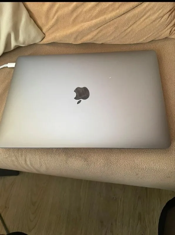 MacBook Air M1, MacBook Air M2 1