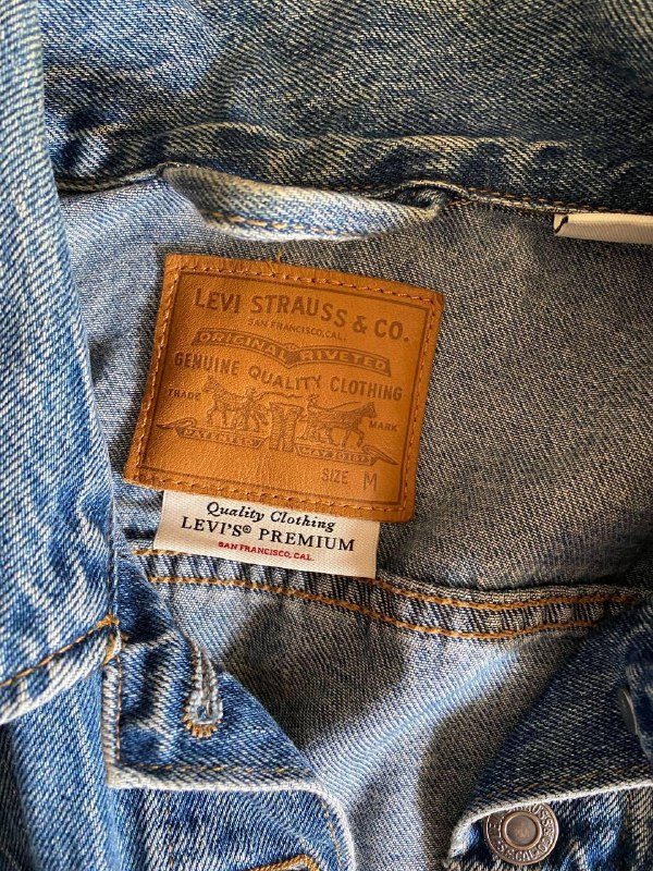 Рюкзак Skechers, Джинсовка Levi’s, Кресло, Плед, Йога коврик, МФР роллер 3