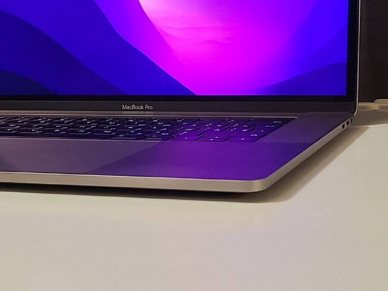 Ноутбук Apple MacBook Pro 15 2016 с новым аккумулятором 2