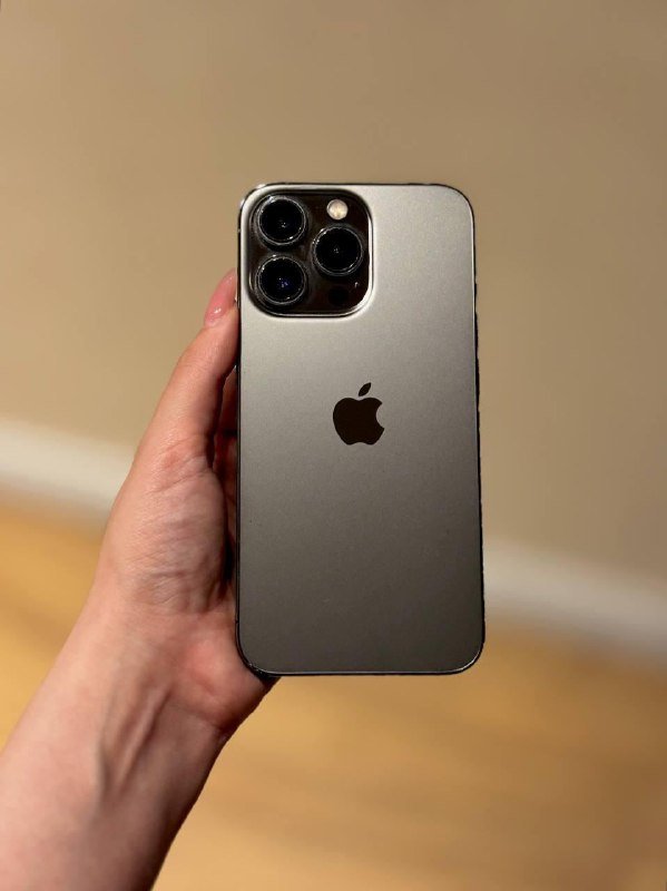 MacBook Pro M1, iPhone 13 Pro, iPhone 15, iPad 5 поколения 5