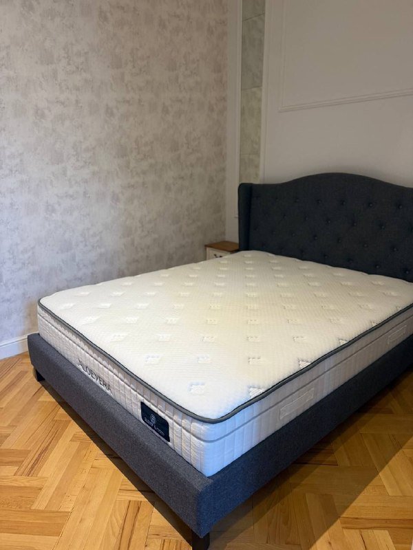 Три кровати с матрасами 180x200 и 160x200 4