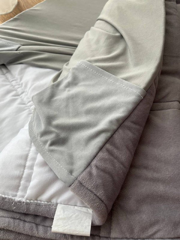 Чехол на спинку кровати с кармашками