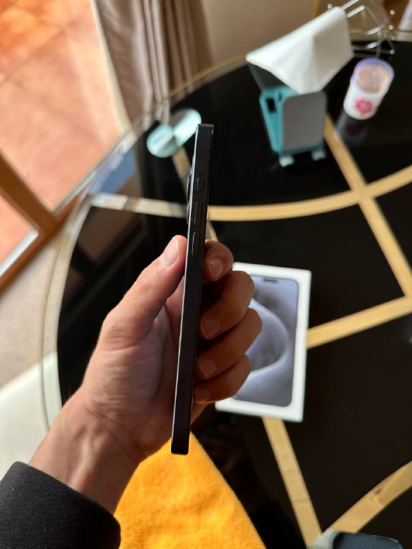 iPhone 15 Pro Max, 256GB with Accessories 8