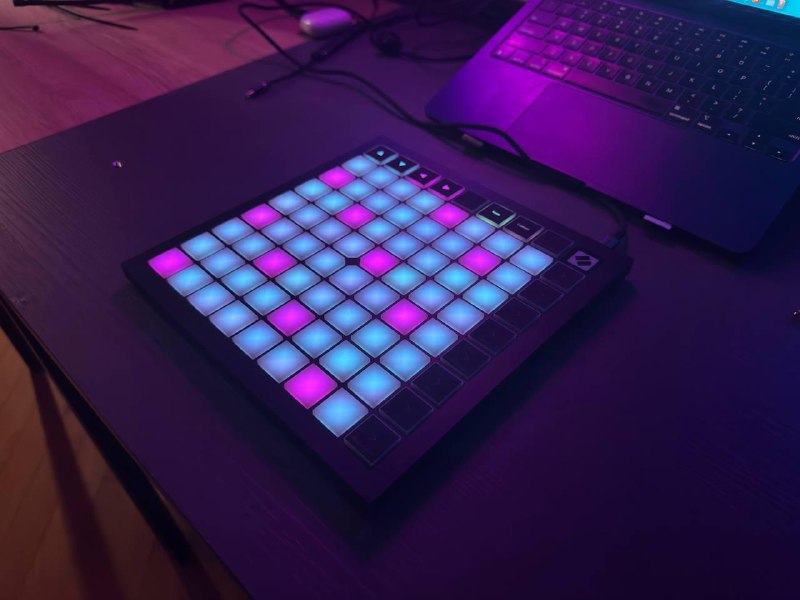 Launchpad X музыкальный контроллер