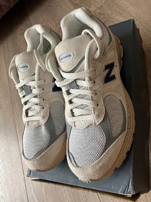 New Balance 2002R кроссовки 1