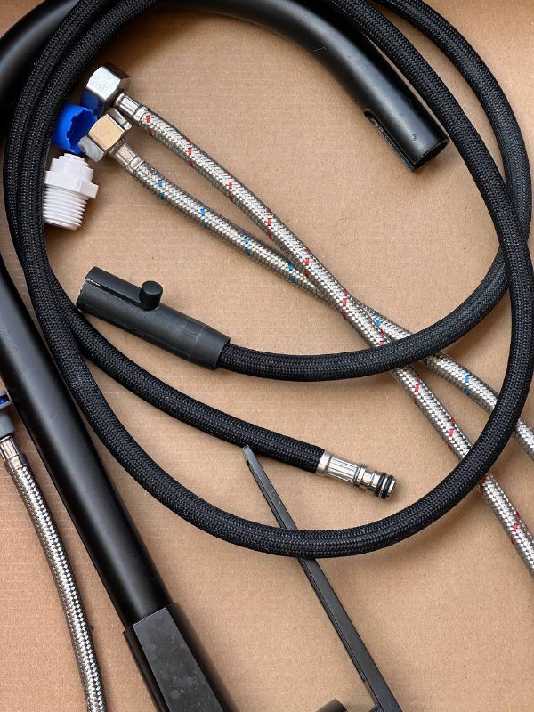 Смеситель для раковины с выдвижным краном 2