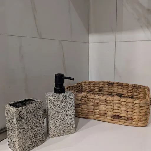 Корзины, мусорное ведро, сушилка, таз, чехол на матрас