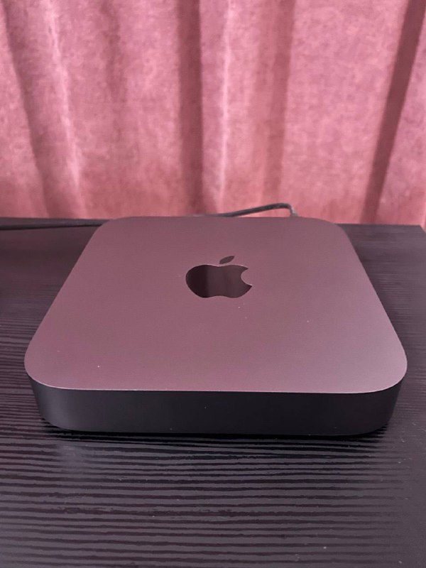 Mac mini Core i5 32 GB RAM 512 GB SSD, iPhone XS Max 64 GB 1