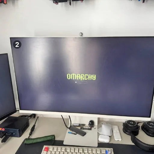 Монитор Samsung Smart Monitor M8