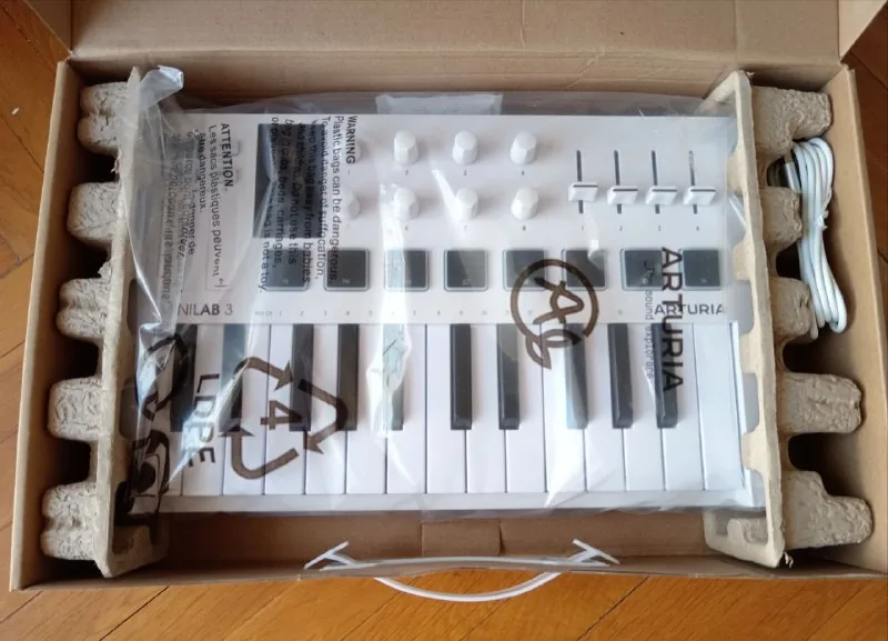 MIDI-клавиатура Arturia MiniLab 3 1