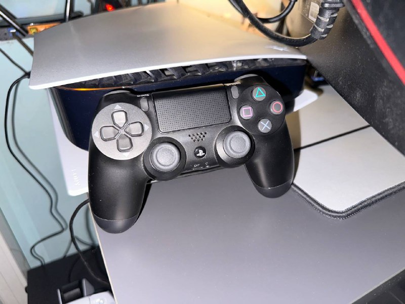 Джойстик Dualshock 4