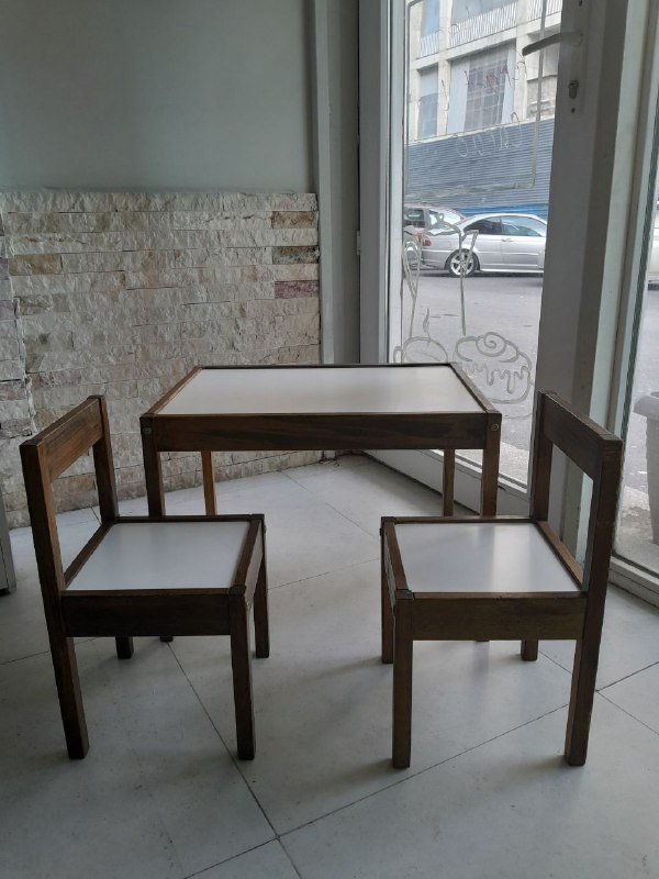 Детский стол и два стула 2