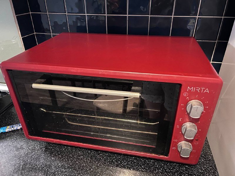 Печка с противнями, решеткой и стеклянной формой