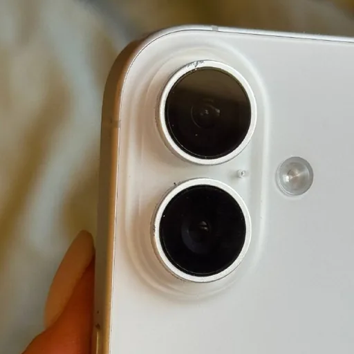 iPhone 16