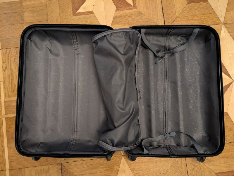 чемодан Redmond размер M 4