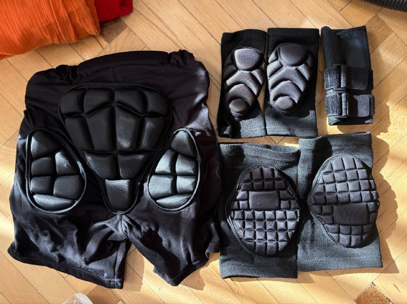 Комплект защиты для горнолыжки шорты, наколенники, налокотники, защита запястья