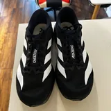 Кроссовки adidas беговые 3