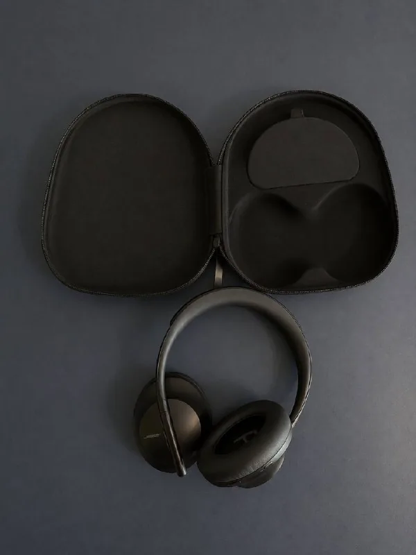 Bose 700
