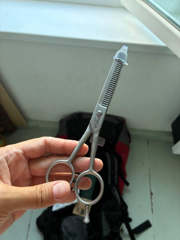 Рюкзак, коврик, повербанк, щетка, ножницы и разные вещи бесплатно 10