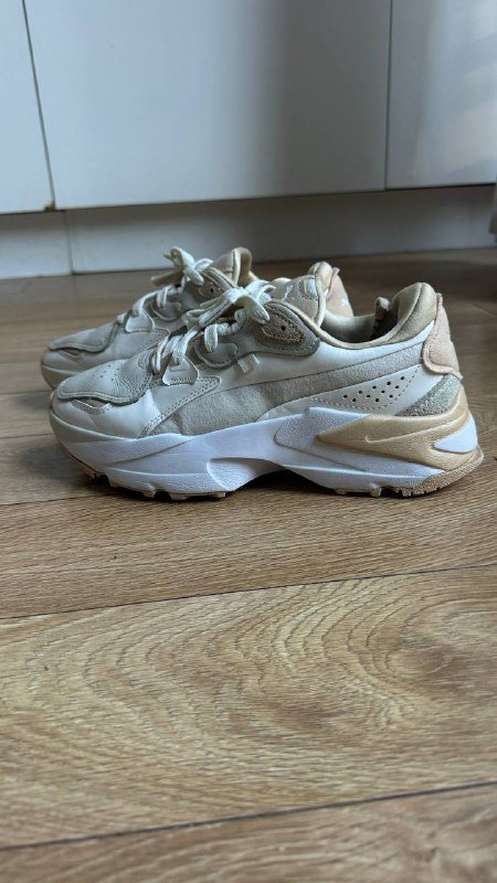 Кроссовки Adidas Ozweego Pure Solar White Men's Solar Yellow, Puma Orkid Selflove Wns, Reebok Classic Legacy FY7560, FILA Retro 99 M, Reebok Hayasu 2