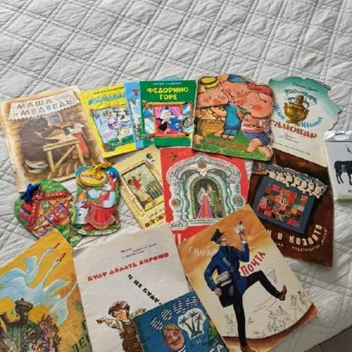 Детские книжки и развивающие карточки с животными