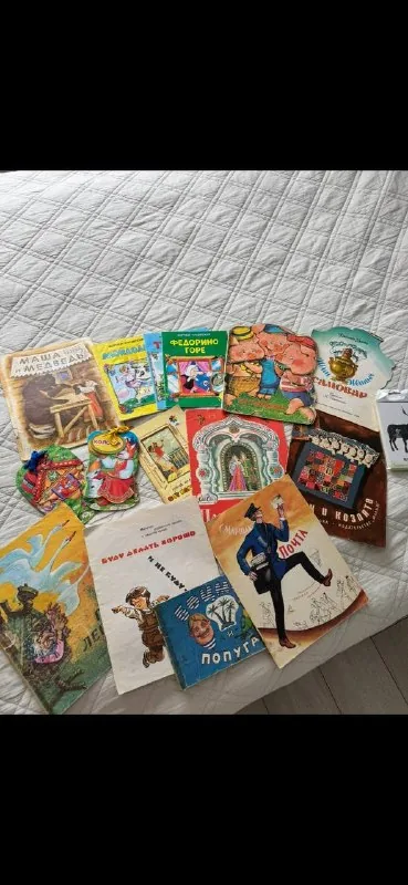 Детские книжки и развивающие карточки с животными