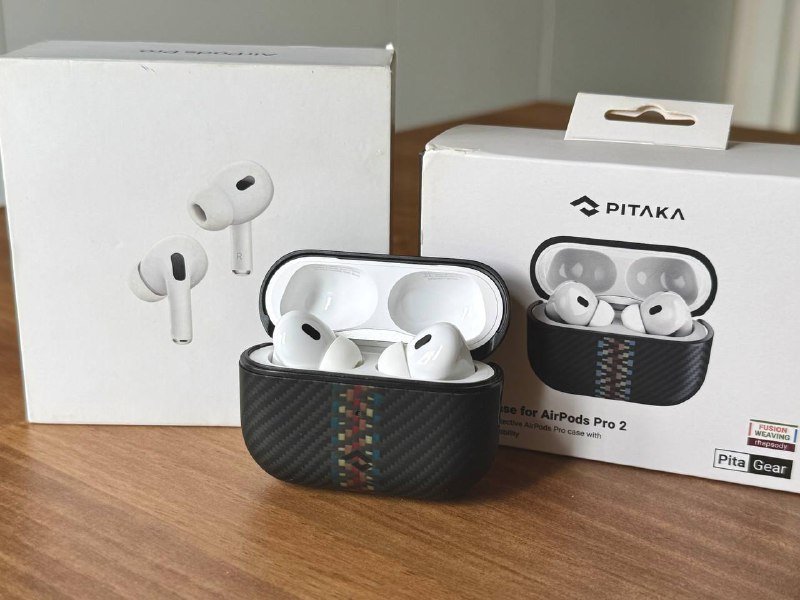 Apple AirPods Pro 2 Type-C с чехлом PITAKA MagEZ 1