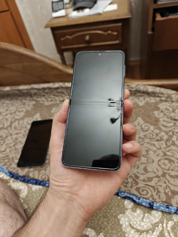 Samsung Galaxy Z Fold 4 2