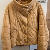 Жилетка с капюшоном, курточка, жилетка Michael Kors, костюм 3