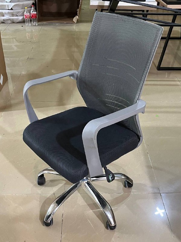 Офисное кресло регулируемое