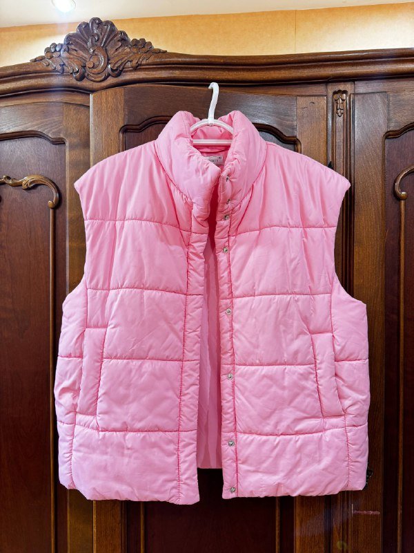 Розовый жилет теплый удобный 42-44