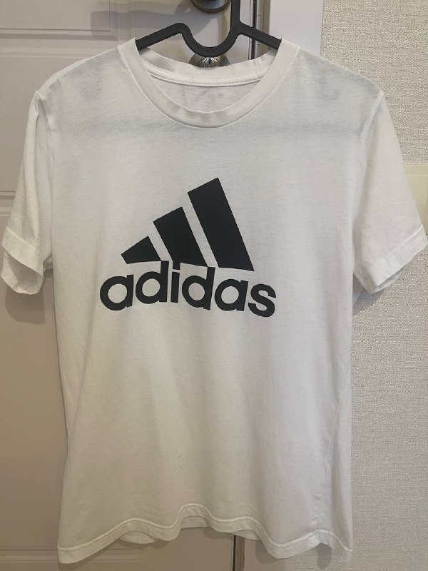 Женские футболки Adidas и DKNY Размер M и S