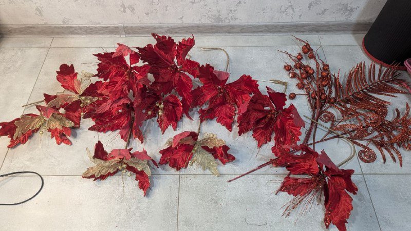 Новогодний набор украшений, костюмы Дед Мороз и Снегурочка, гирлянды 3