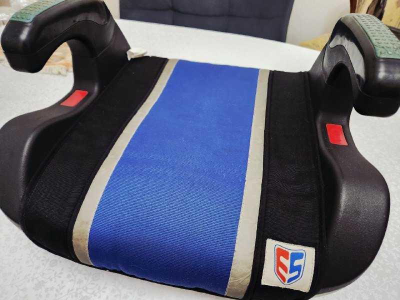 Бустер детский для машины