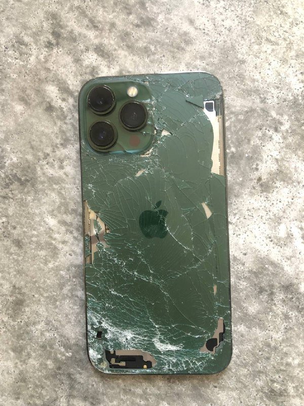 iPhone 13 Pro Max 256GB с дефектом задней крышки 5