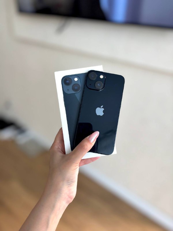 iPhone 13 mini, iPad Air, AirPods 4 2