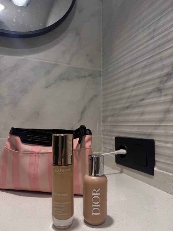 тональный крем Dior, Clarins