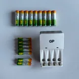 Зарядное устройство GP, аккумуляторы NiMH 1