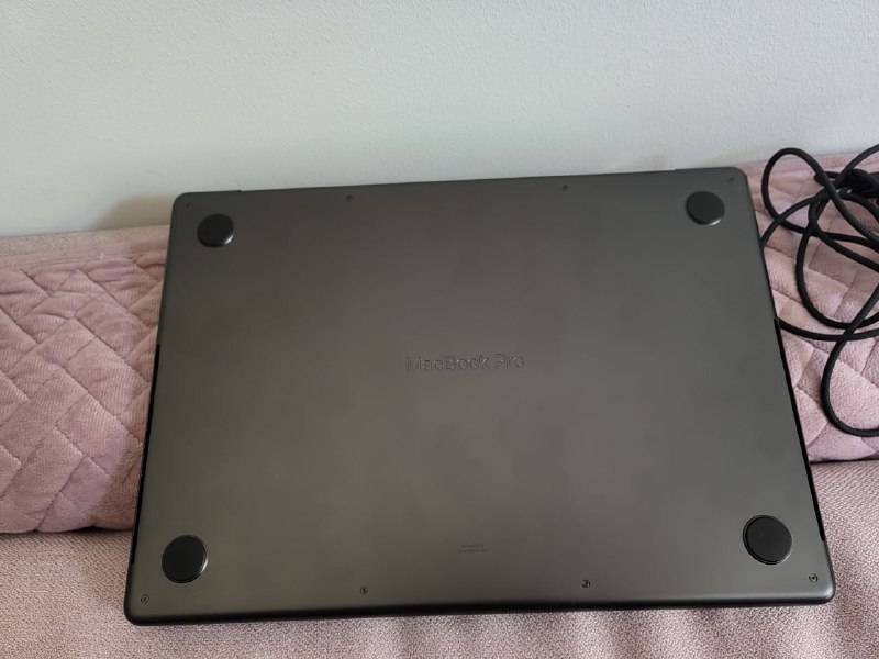 Macbook Pro 14" M4 16GB 1TB SSD 5