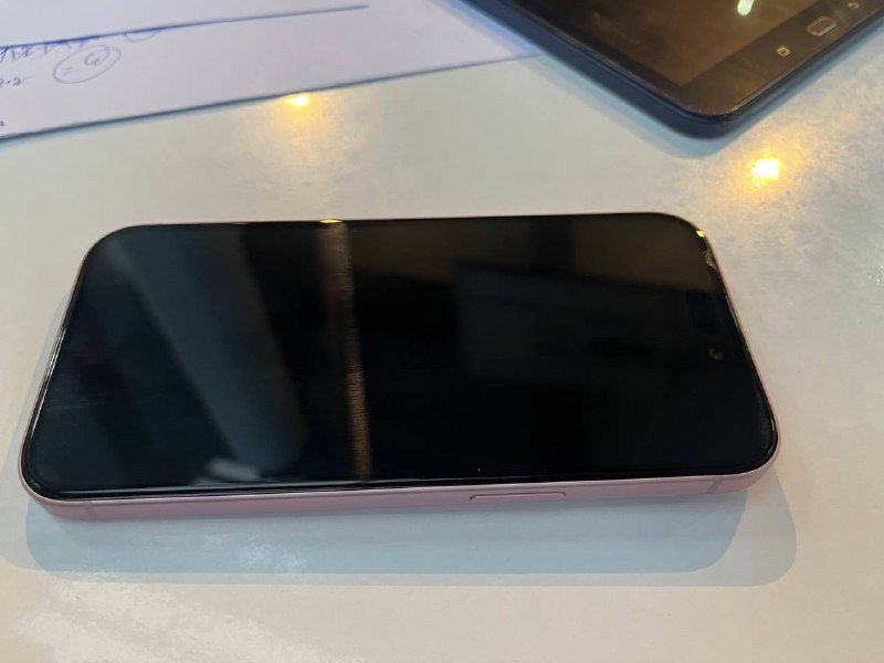 iPhone 15 2