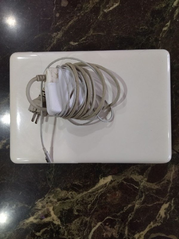 Старый MacBook на запчасти с зарядкой 4