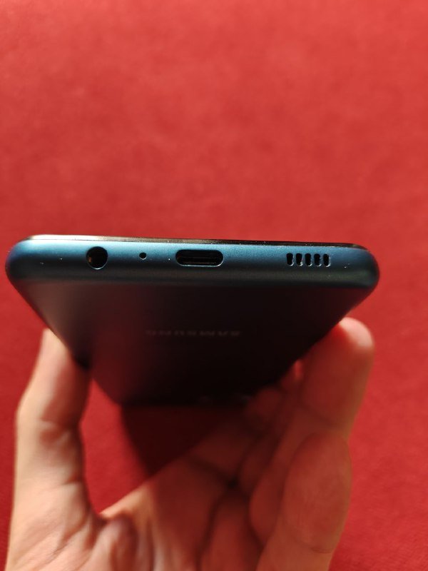 Samsung A12 32 Гб, 3 Гб ОЗУ, чехол книжечка, кабель зарядки 3