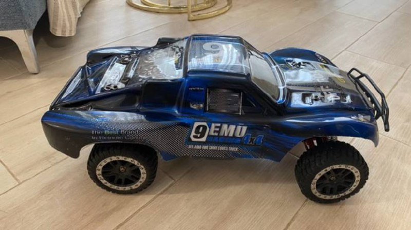 Машина на пульте управления Remo 9Emu